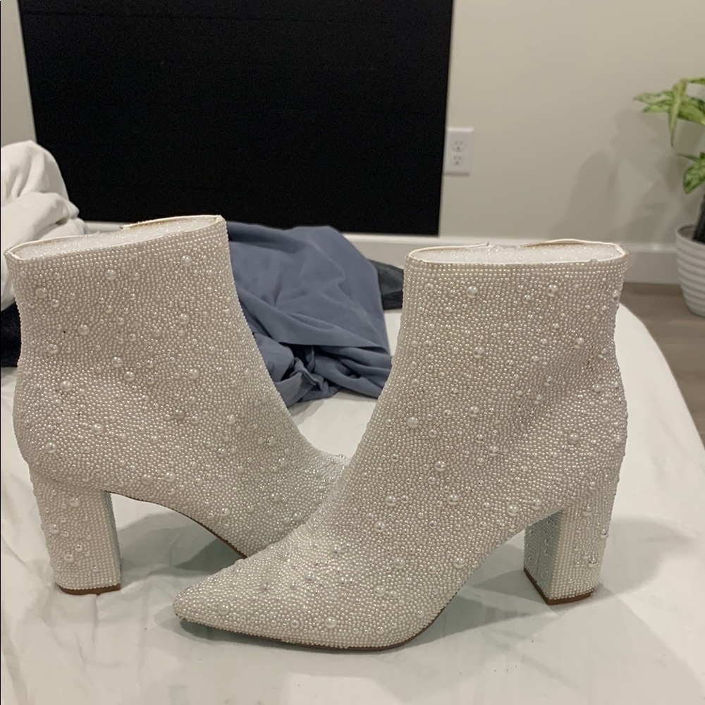 Brand New White Bride Wedding Ankle Booties with Pearls 8